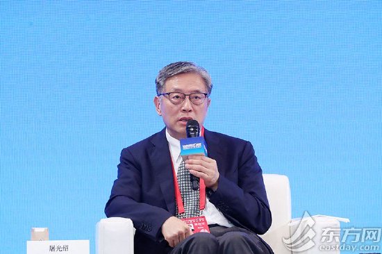  *** ：高碳高排放行业向低碳低排放转型需要金融支援