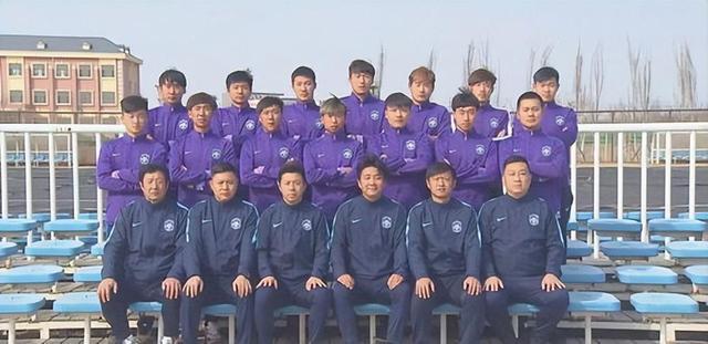 天津大学足球场(天津大学足球场图片)