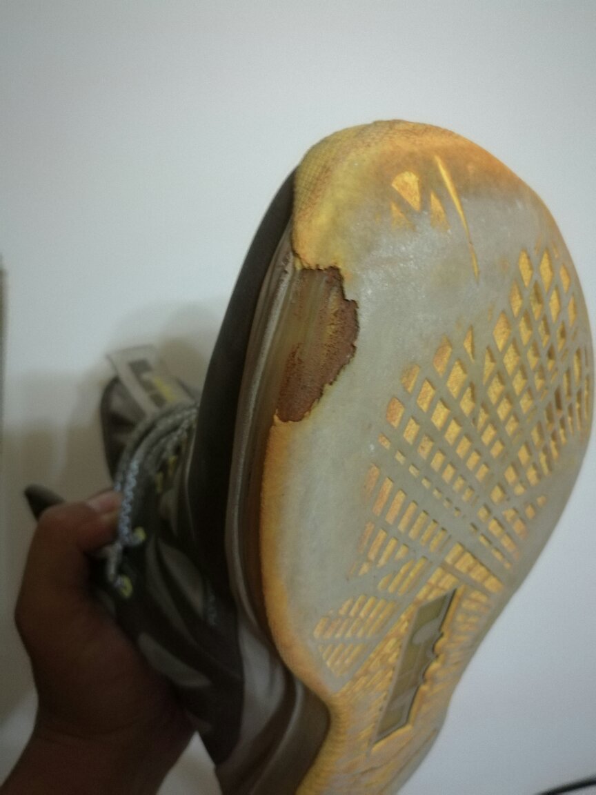 足球鞋磨脚掌(足球鞋磨脚掌怎么办小妙招)