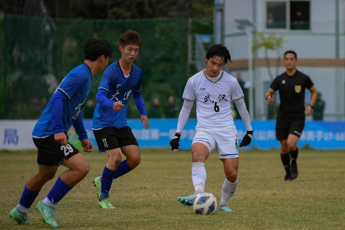 湖北u18足球队(湖北省u17足球比赛)