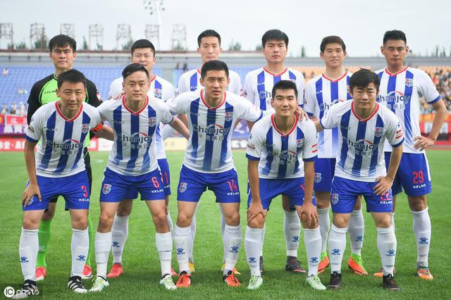足球王亮(足球王亮现在做什么)