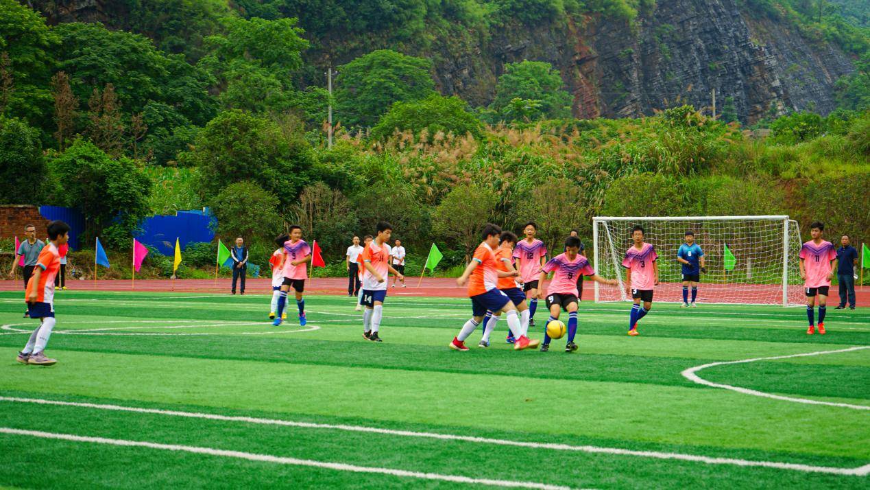 中小学生足球视频(中小学生足球视频教学)