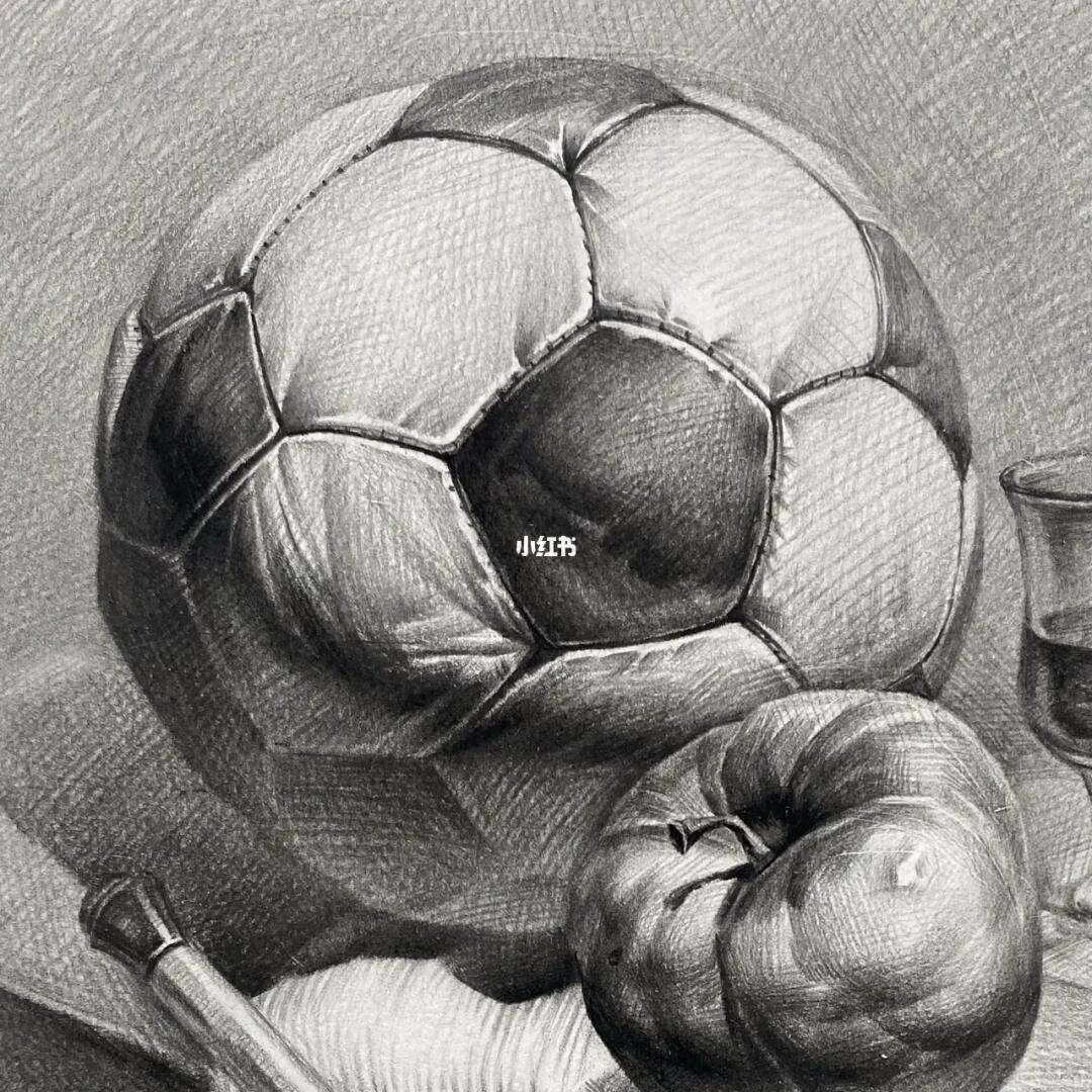足球素描(足球的素描画)