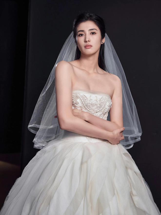 足球婚纱照图片(足球婚纱照图片高清)