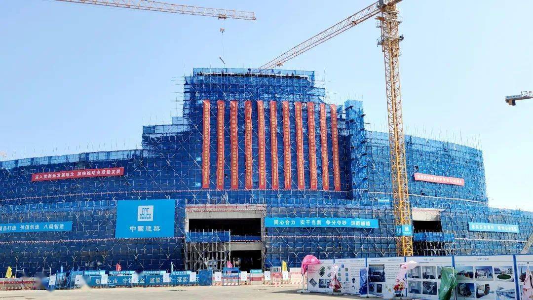 足球场开建(建足球场地需要什么手续吗)