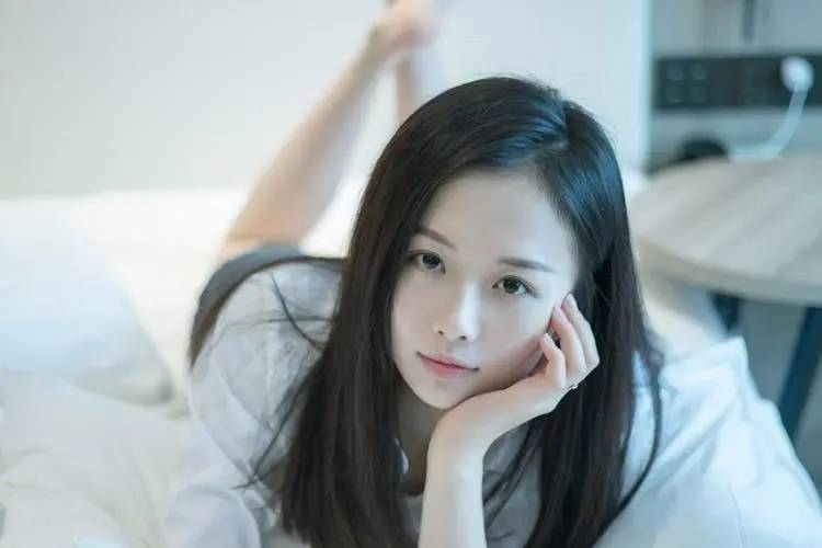 足球解说员女(足球解说员女的是谁)