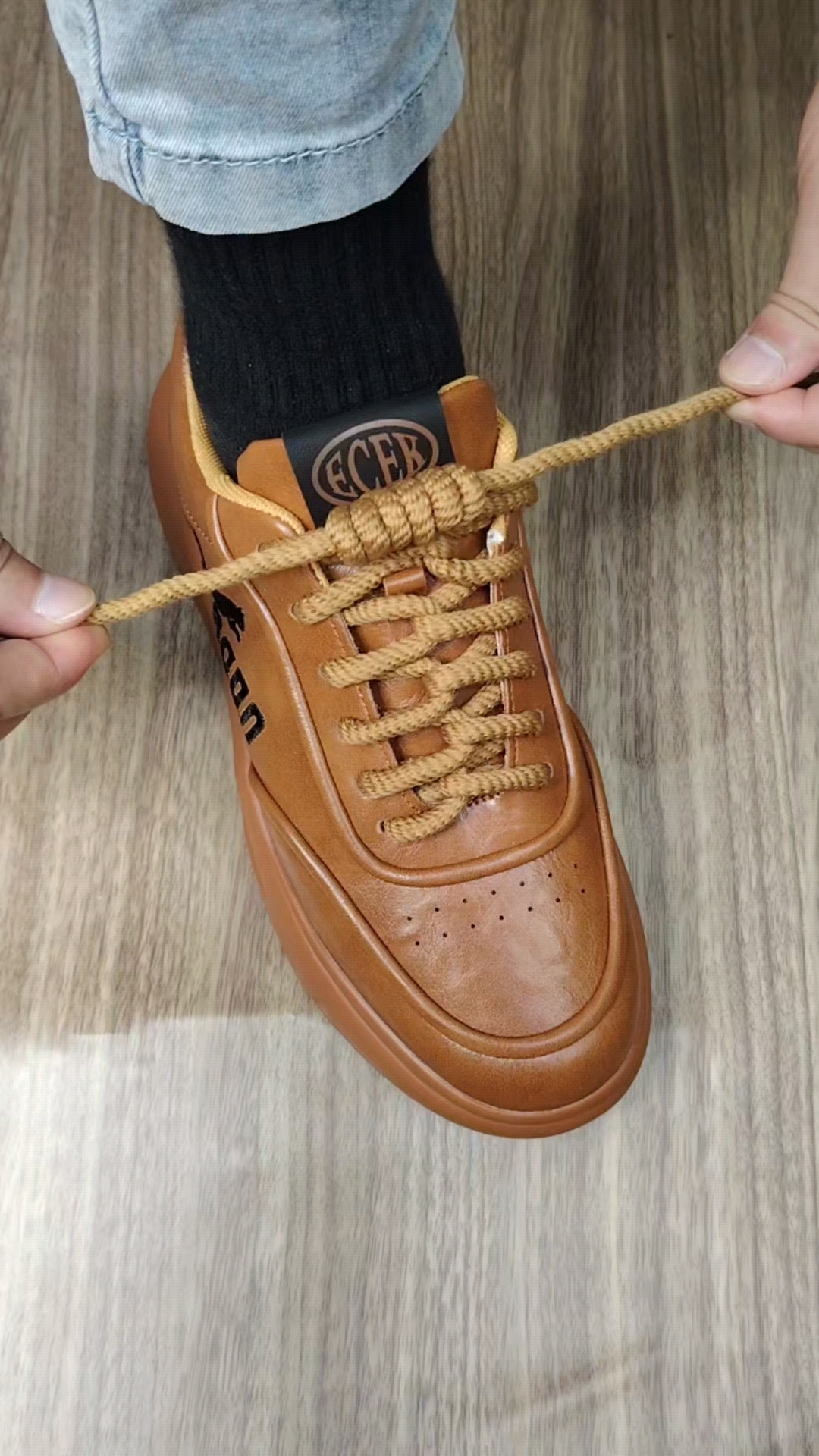 足球鞋的鞋带系法(足球鞋的鞋带系法视频)